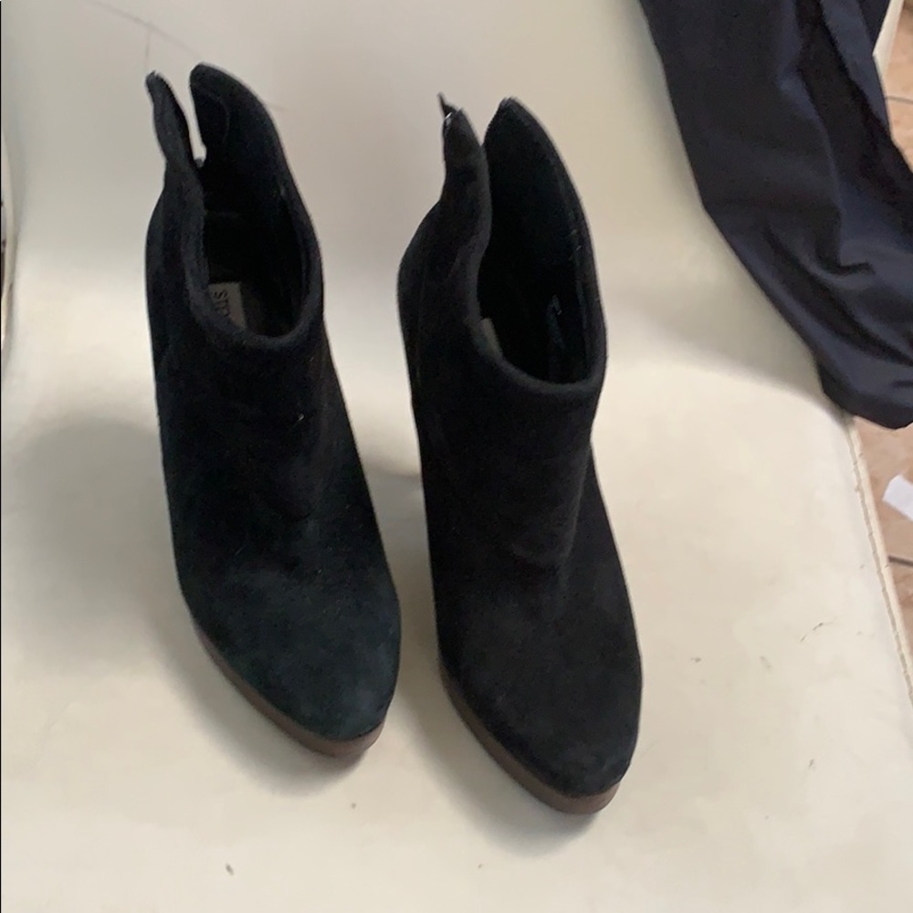 Steve Madden black booties size 7m ⭐️⭐️⭐️⭐️⭐️